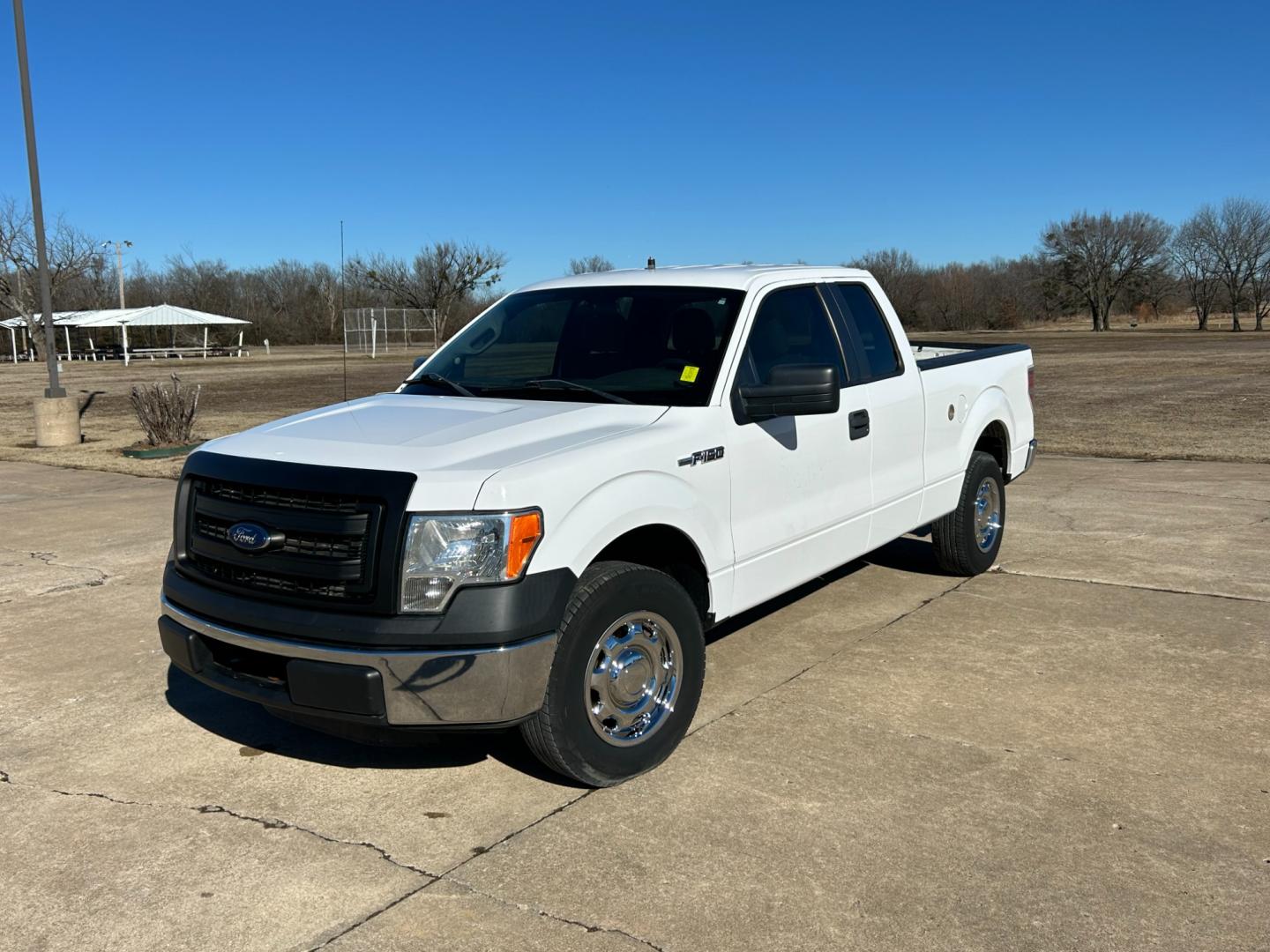 2014 White /Gray Ford F-150 (1FTEX1CM6EK) with an 3.7L V6 DOHC 24V engine, 6-Speed Automatic transmission, located at 17760 Hwy 62, Morris, OK, 74445, (918) 733-4887, 35.609104, -95.877060 - 2014 FORD F-150 XL SUPERCAB 8-ft. BED 2WD 3.7L V6 FEATURES KEYLESS REMOTE ENTRY, POWER LOCKS, POWER WINDOWS, AM/FM STEREO, SIRIUS XM STEREO, CD PLAYER, AUXILLARY PORT, CRUISE CONTROL, TRACTION CONTROL, MULTI-FUNCTIONING STEERING WHEEL CONTROLS. HAS 162,398 MILES WITH 235/75R17 TIRES. CLEAN TITLE AN - Photo#0